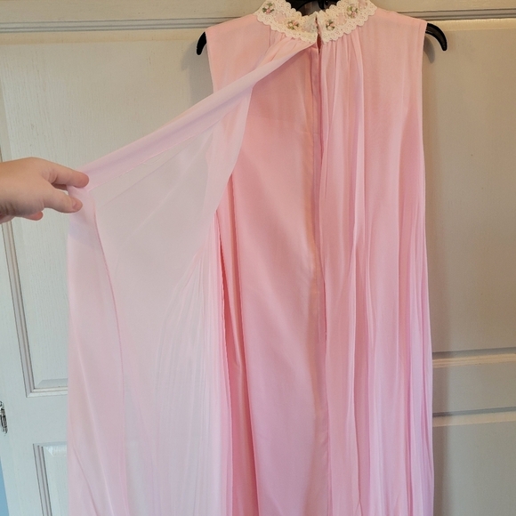 Vintage Pink Chiffon Flowy Full Length High Neck Dainty Floral Lace Collar Dress - Picture 6 of 9